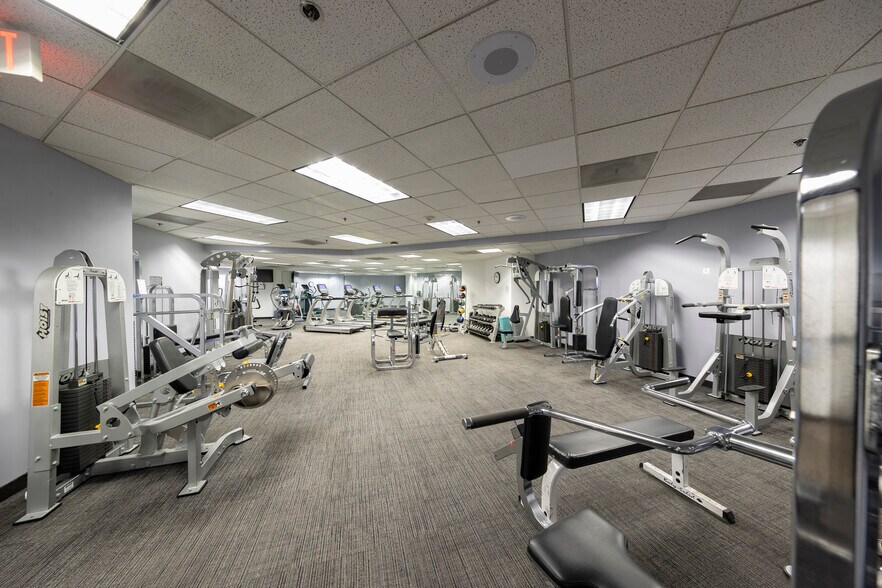 More Photos Of 2800 N Central Ave, Phoenix Office For Sale