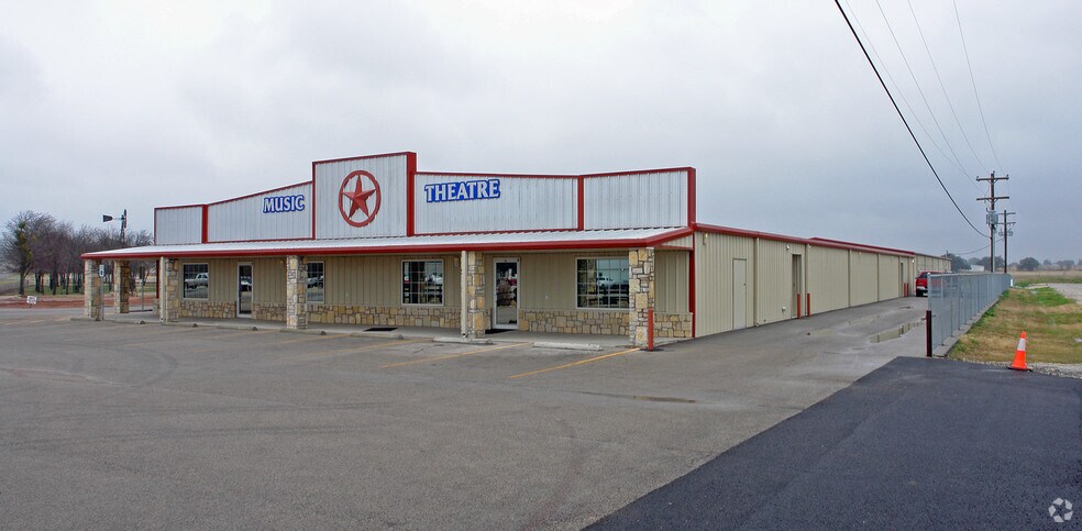 More Photos Of 1310 Weatherford Hwy, Granbury Light Distribution For Lease