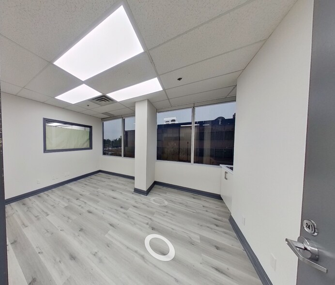 More Photos Of 2000 Argentia Rd, Mississauga Unknown For Lease
