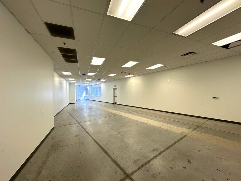 More Photos Of 3660 Thousand Oaks Dr, San Antonio Unknown For Lease