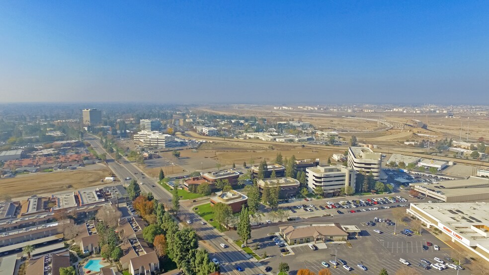 More Photos Of 4550 California Ave, Bakersfield Unknown For Lease