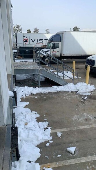 More Photos Of 45190 Prologis Plz, Sterling Warehouse For Lease