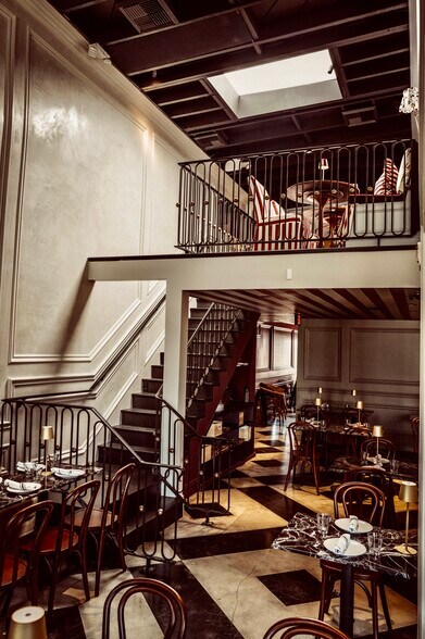 More Photos Of 8022 W 3rd St, Los Angeles Freestanding For Lease