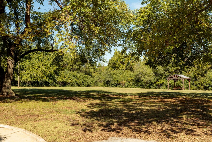 More Photos Of 7101 Miramar Blvd, Oklahoma City Specialty For Sale