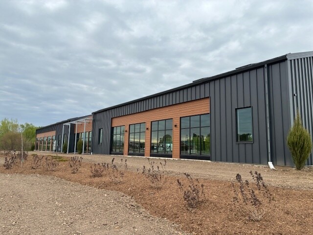 More Photos Of New Construction off of 164 and ES Hwy, Big Bend Freestanding For Lease