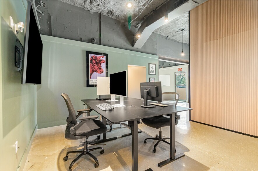 More Photos Of 1917 S Harbor City Blvd, Melbourne Office For Sale