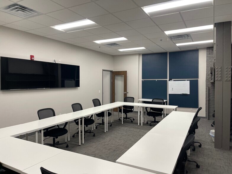 More Photos Of 401 E Colfax Ave, South Bend Coworking Space