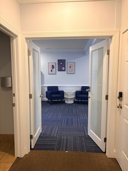 More Photos Of 211 E Six Forks Rd, Raleigh Loft Creative Space For Sale