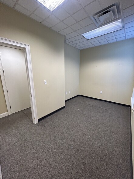 More Photos Of 1417 Stuart Engals Blvd, Mount Pleasant Medical For Lease