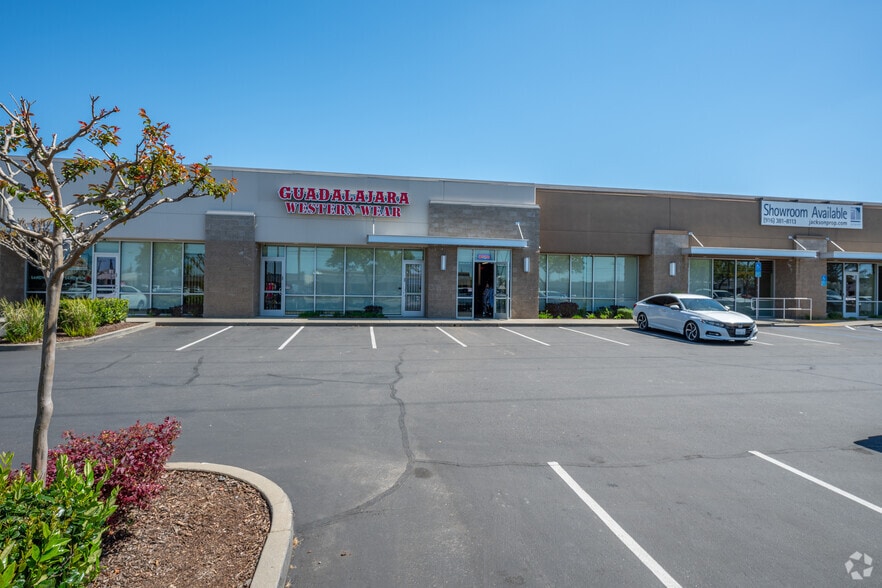 More Photos Of 5301 Power Inn Rd, Sacramento Storefront For Lease