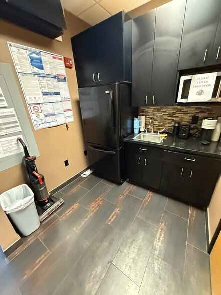 More Photos Of 9210 W Union Hills Dr, Peoria Medical For Sale