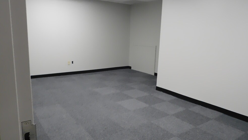 More Photos Of 3270 W North Bend Rd, Cincinnati Office Residential For Sale