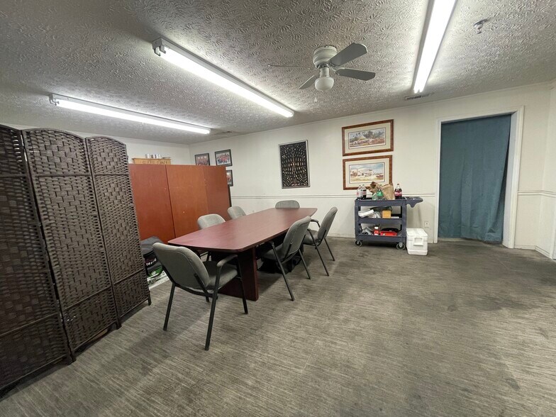 More Photos Of 1100 Chandler St, Montgomery Industrial For Lease