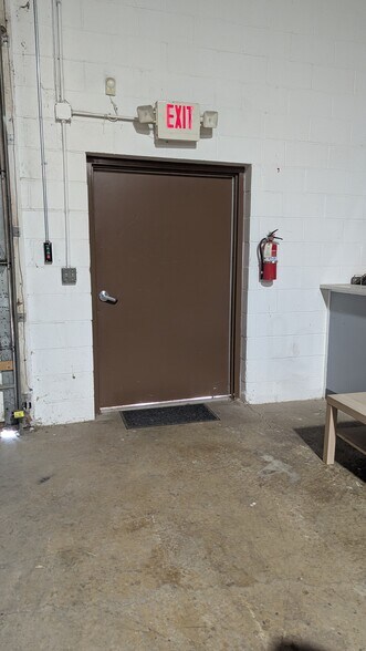 More Photos Of 35468 Groesbeck Hwy, Clinton Township Warehouse For Lease