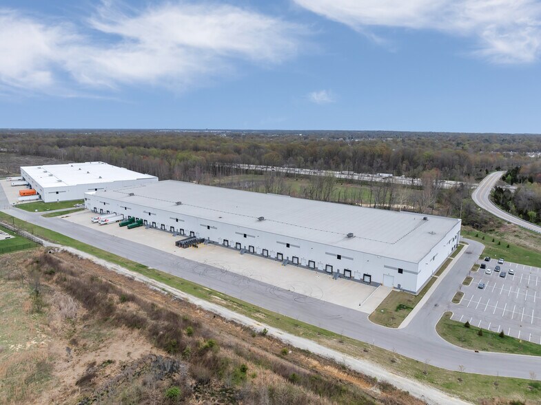 More Photos Of 3195 South Park Rd, Louisville Warehouse For Lease