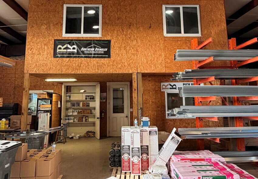 More Photos Of 5130 Interstate 35 S, New Braunfels Industrial For Lease