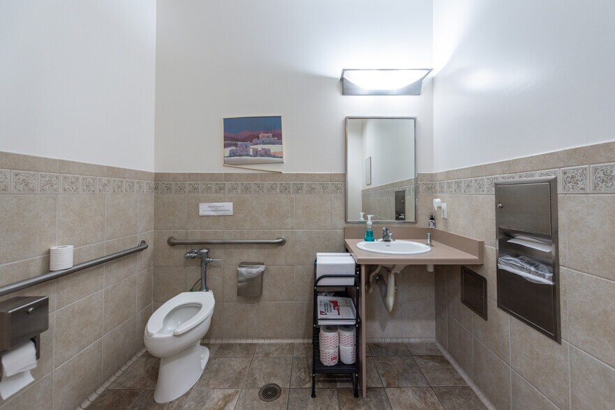 More Photos Of 8925 Research Dr, Irvine Office For Lease