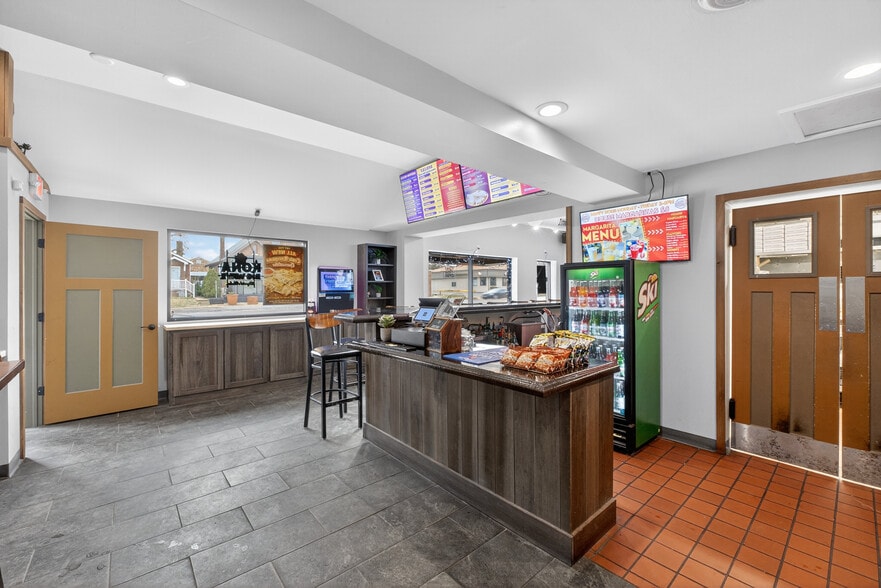 More Photos Of 8713 Gravois Rd, Saint Louis Restaurant For Sale