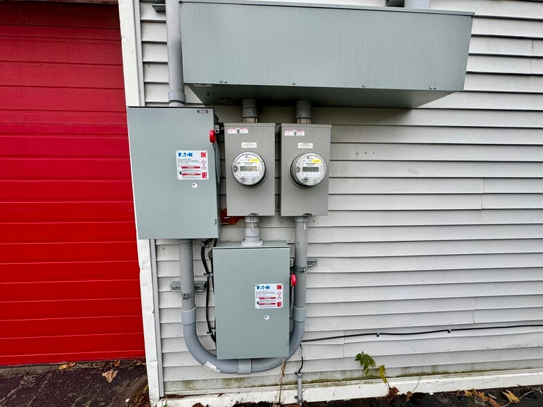 More Photos Of 2085 Clinton St, West Seneca Auto Repair For Sale