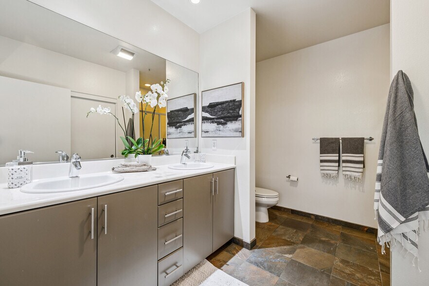 More Photos Of 288 3rd St, Oakland Apartments For Sale