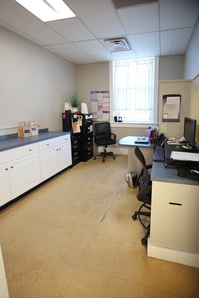 More Photos Of 42 Summer St, Pittsfield Medical For Sale