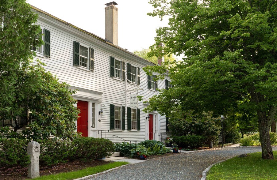 More Photos Of 40 Union St, Blue Hill Hospitality For Sale