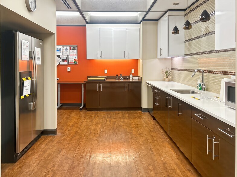 More Photos Of 10180 101 St NW, Edmonton Coworking Space