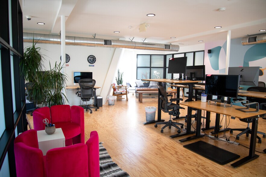 More Photos Of 1611 Electric Ave, Venice Office For Lease