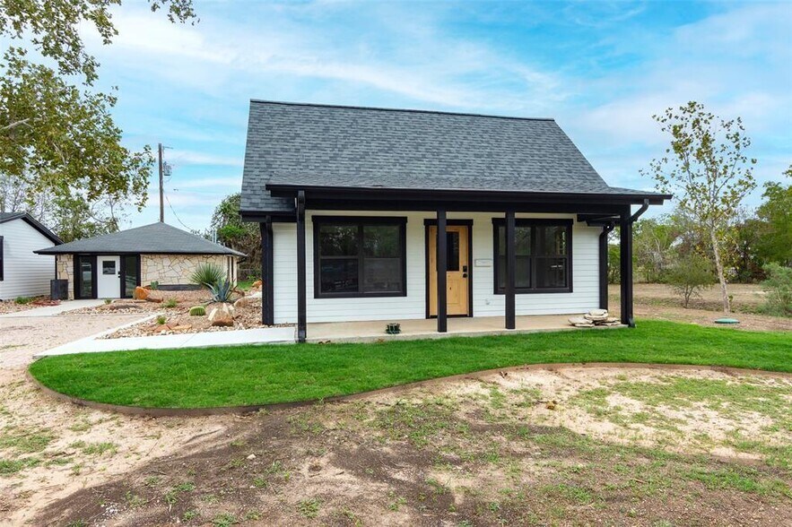 More Photos Of 27320 Ranch Road 12, Dripping Springs Office For Sale