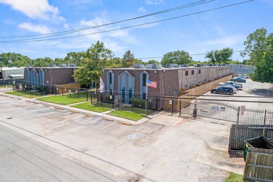 More Photos Of 3420 Federal Rd, Pasadena Apartments For Sale