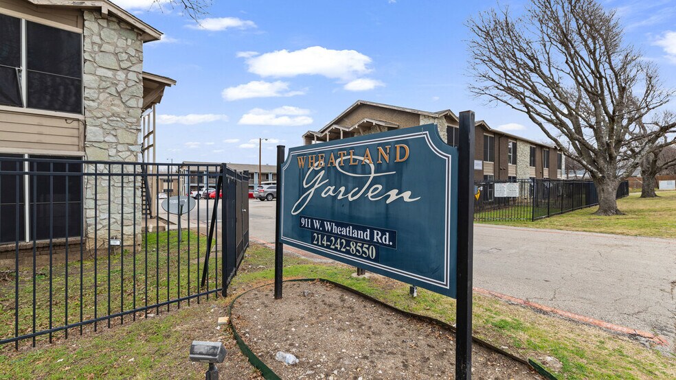 More Photos Of 911 W Wheatland Rd, Dallas Apartments For Sale