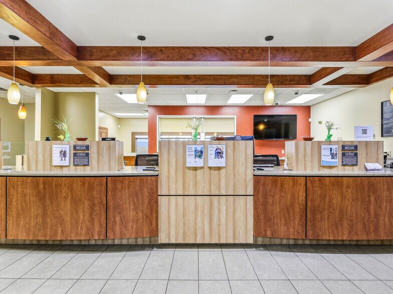 More Photos Of 101 Jack St, Hendersonville Bank For Sale