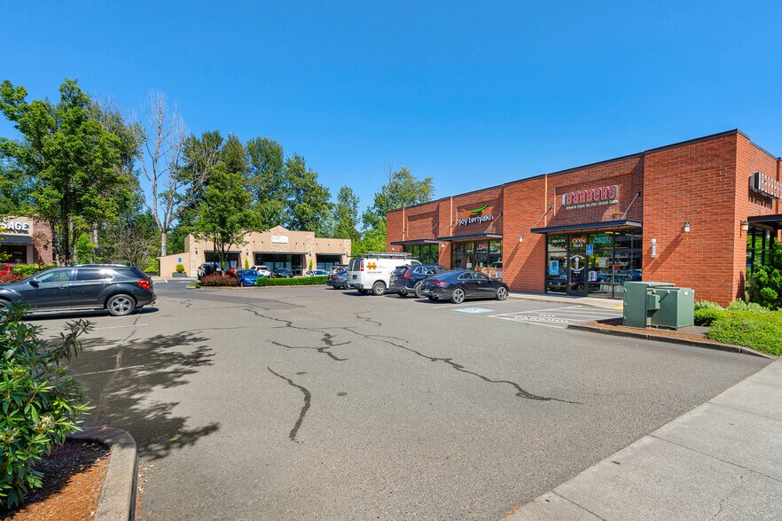 More Photos Of 19066 Willamette Dr, West Linn Freestanding For Lease