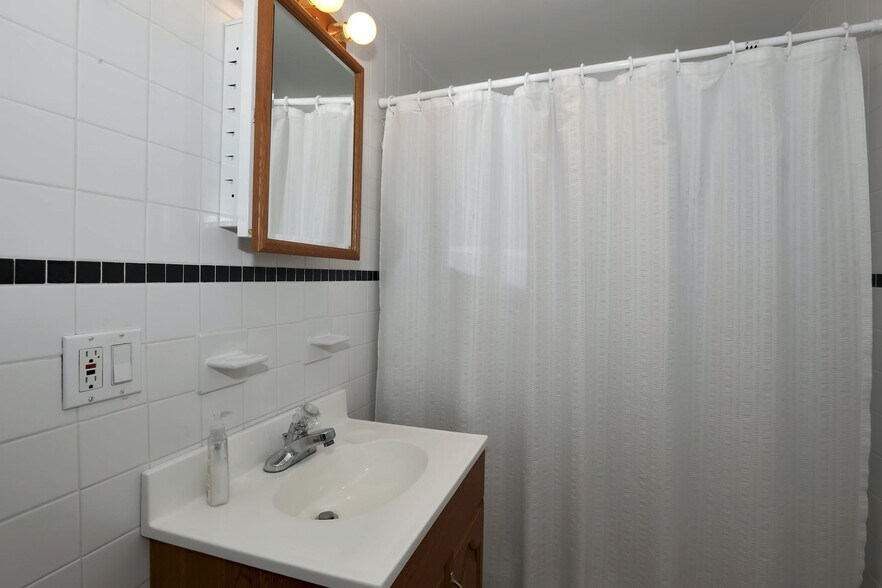 More Photos Of 2185 Lemoine Ave, Fort Lee Apartments For Sale