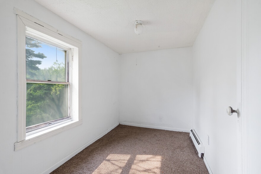 More Photos Of 3279 Emmett Rd, Emmett Multifamily For Sale