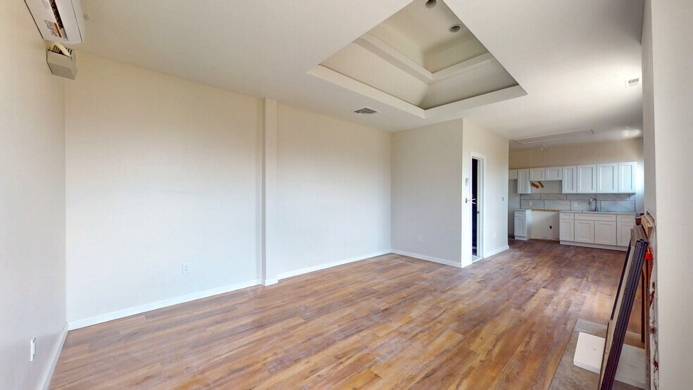 More Photos Of 68 Center St, Waterbury Storefront Retail Residential For Sale