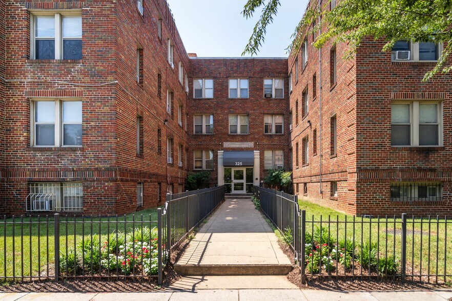More Photos Of 315-325 Franklin St NE, Washington Apartments For Sale
