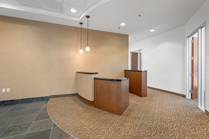 More Photos Of 13847 N Northsight Blvd, Scottsdale Office For Lease
