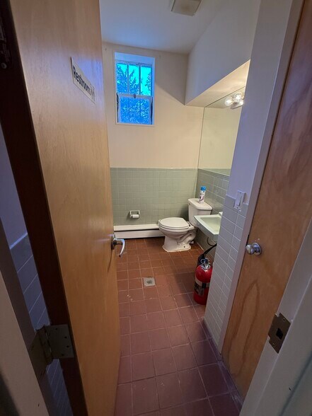 More Photos Of 369 Bradhurst Ave, Hawthorne Manufacturing For Lease