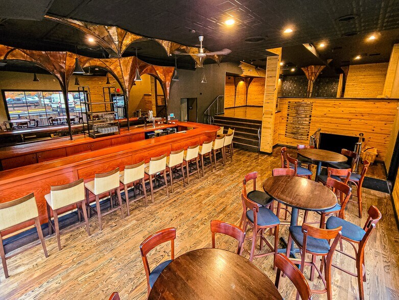 More Photos Of 2300 River Rd, River Grove Freestanding For Sale