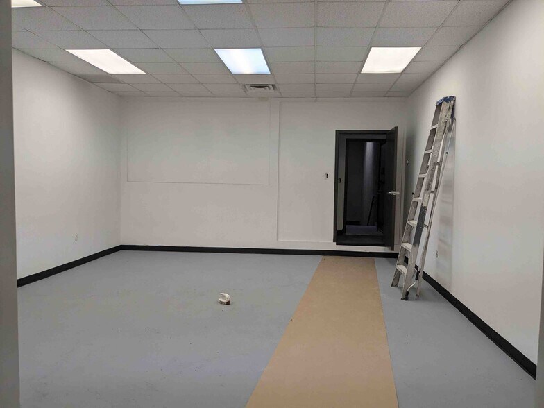 More Photos Of 18-17 42nd St, Astoria Light Distribution For Lease