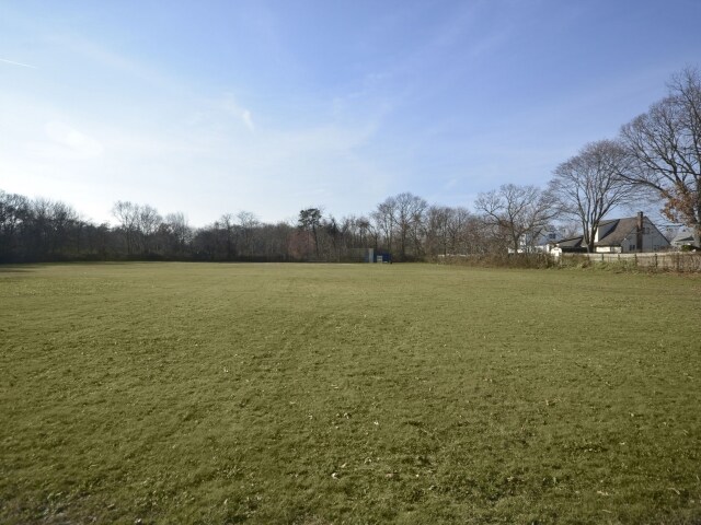 More Photos Of 350 Higbie Ln, West Islip Office For Lease