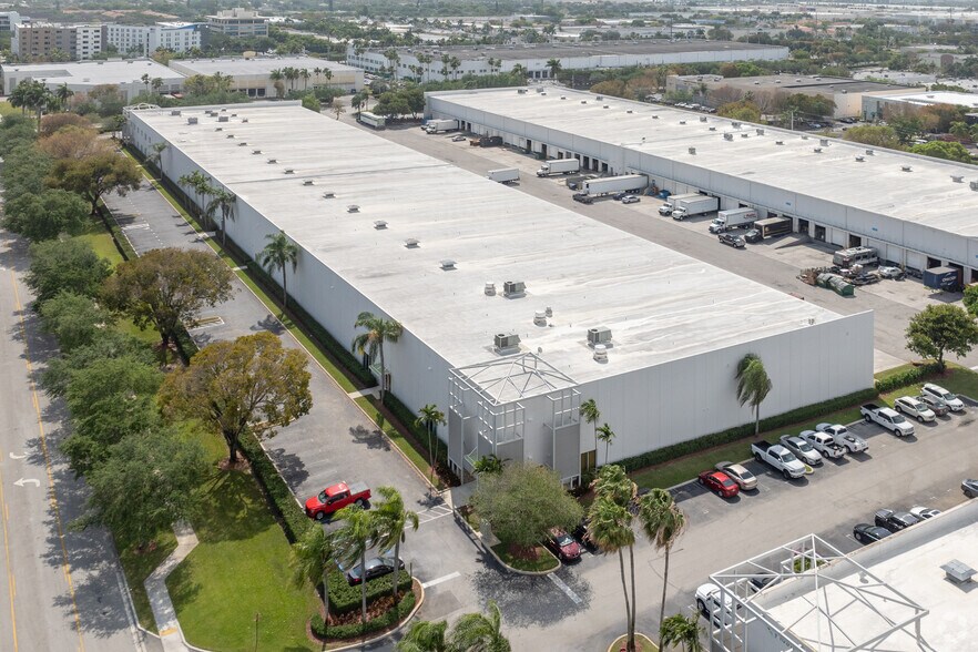 More Photos Of 10814 NW 33rd St, Miami Distribution For Lease