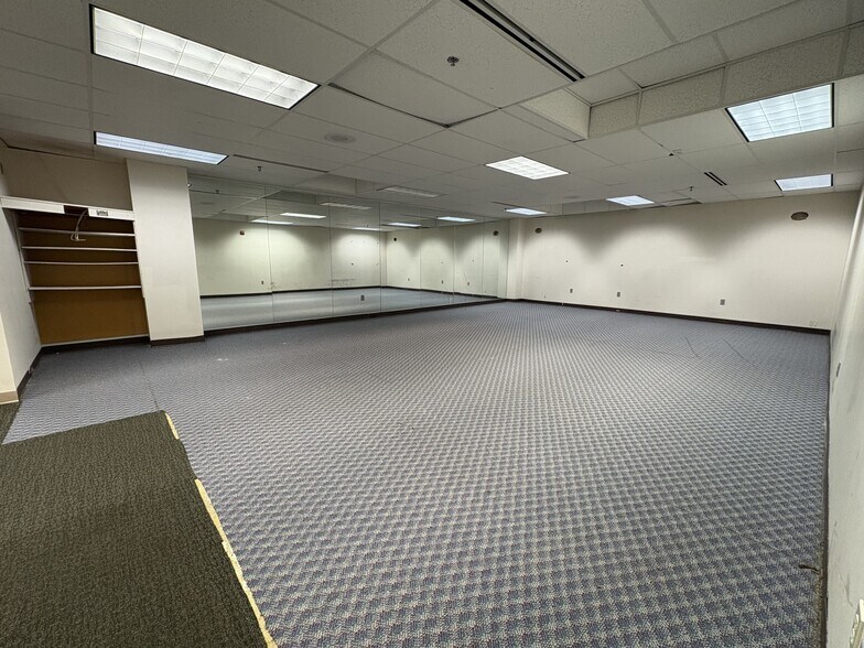 More Photos Of 151 Westpark Blvd, Columbia Office For Sale