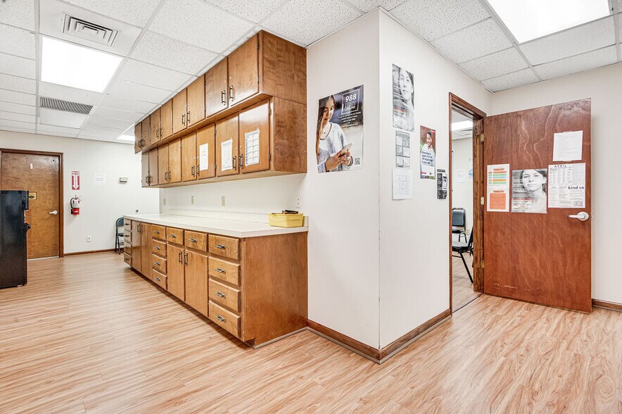 More Photos Of 231 Memorial Dr, Jacksonville Medical For Sale