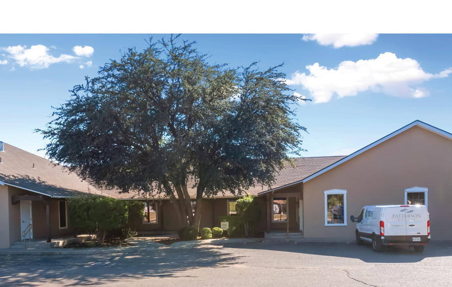 More Photos Of 200 W Wilshire Blvd, Roswell Medical For Sale