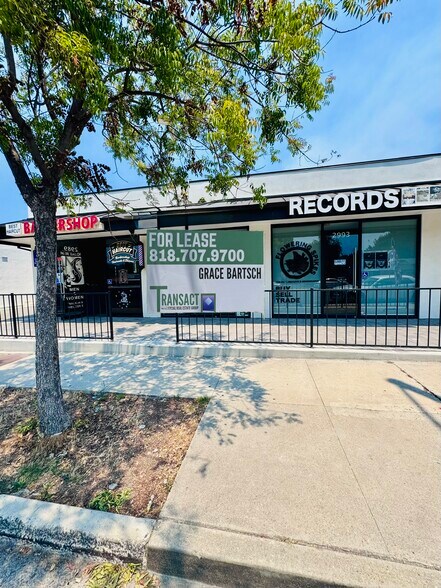 Primary Photo Of Busy Street Retail Small Rare Space, Thousand Oaks Storefront Retail Office For Lease
