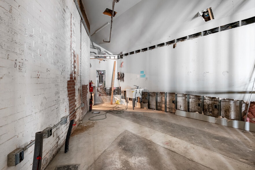More Photos Of 1811 Division St, Nashville Freestanding For Sale