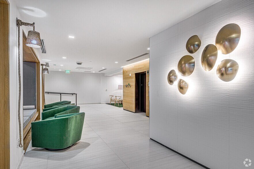 More Photos Of 205 Datura St, West Palm Beach Office For Lease