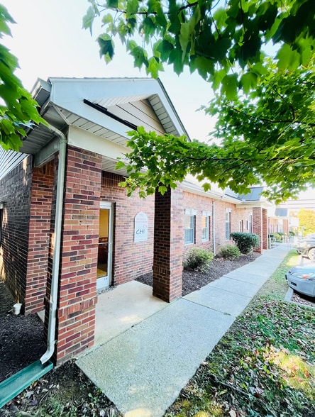 More Photos Of 172 Linden Dr, Winchester Office For Sale